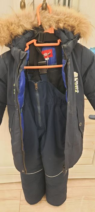 Продам детскую куртку зима