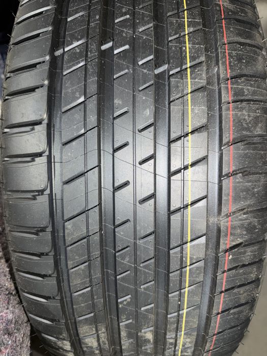 Авто шина Michelin R20 255/45