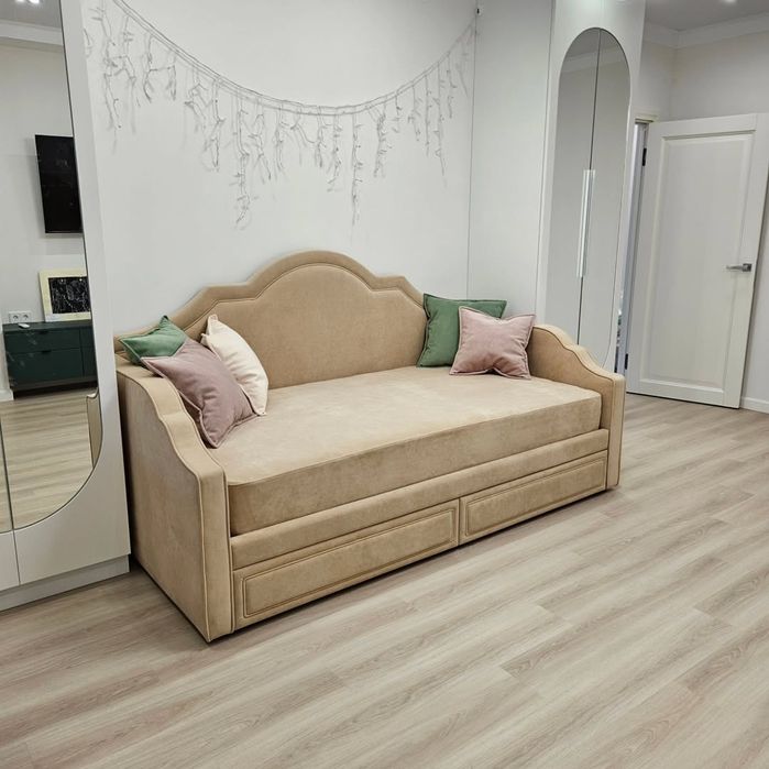 Диван-мягкая детская кровать