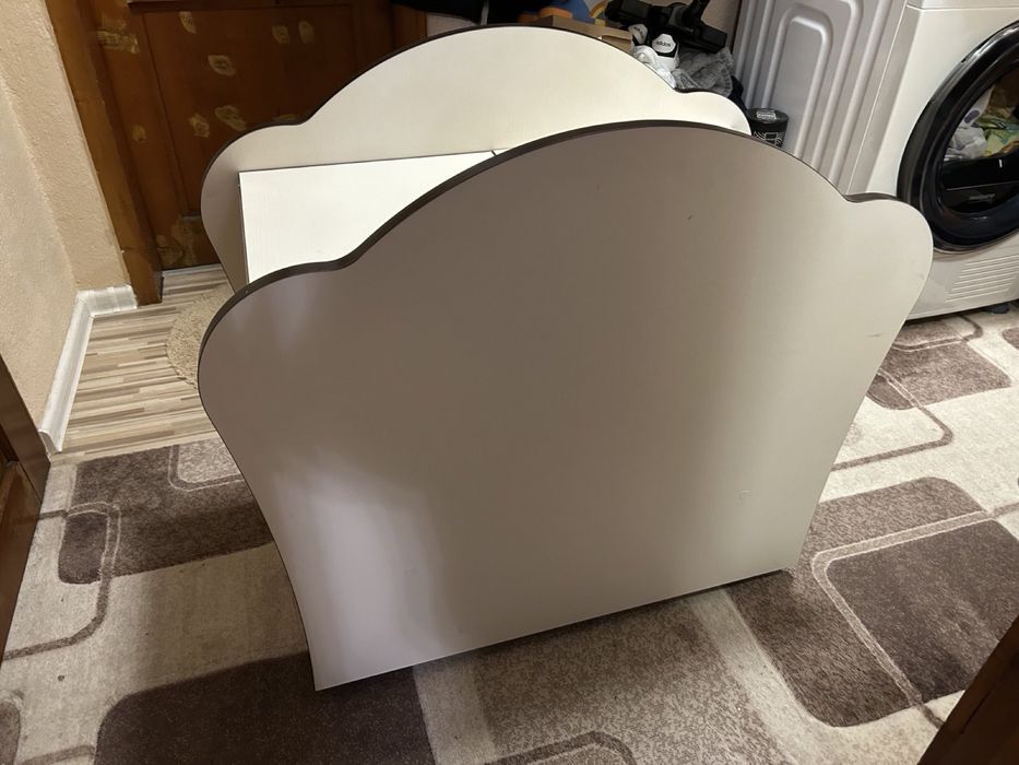 Шкаф с три отделения и ракла на колелца