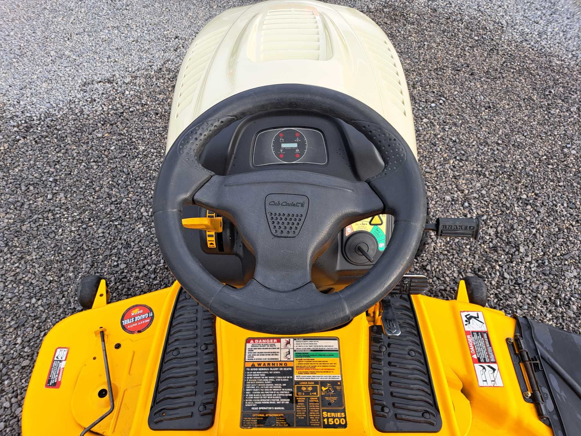 Cub Cadet тракторна косачка 25 конски сили и 54 инча