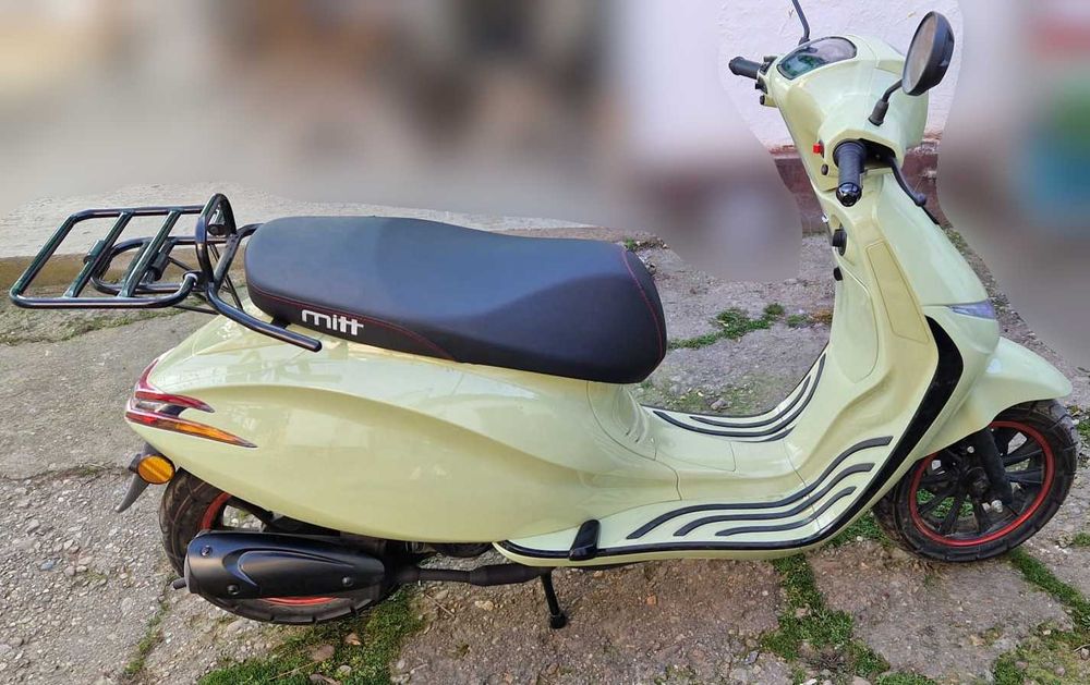 Scuter benzina 49cc aproape NOU , 4 timpi, cu COC