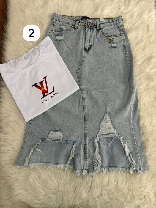 Seturi fusta si tricou