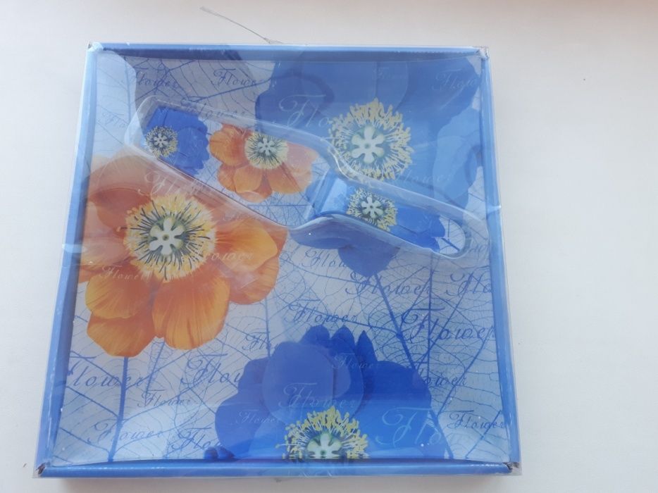 Большая тарелка с лопаточкой