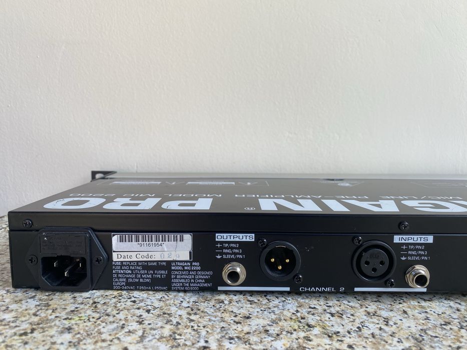 Behringer mic2200 Ultragain