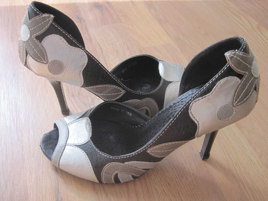 Дамски обувки с отворени пръсти