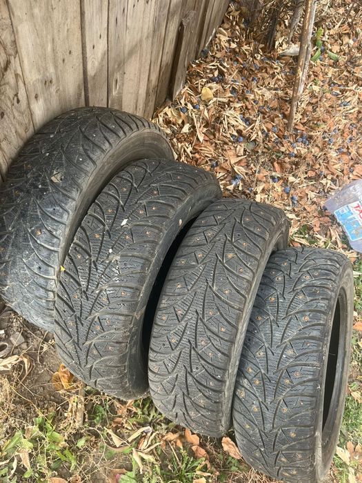 Зимние шины продам