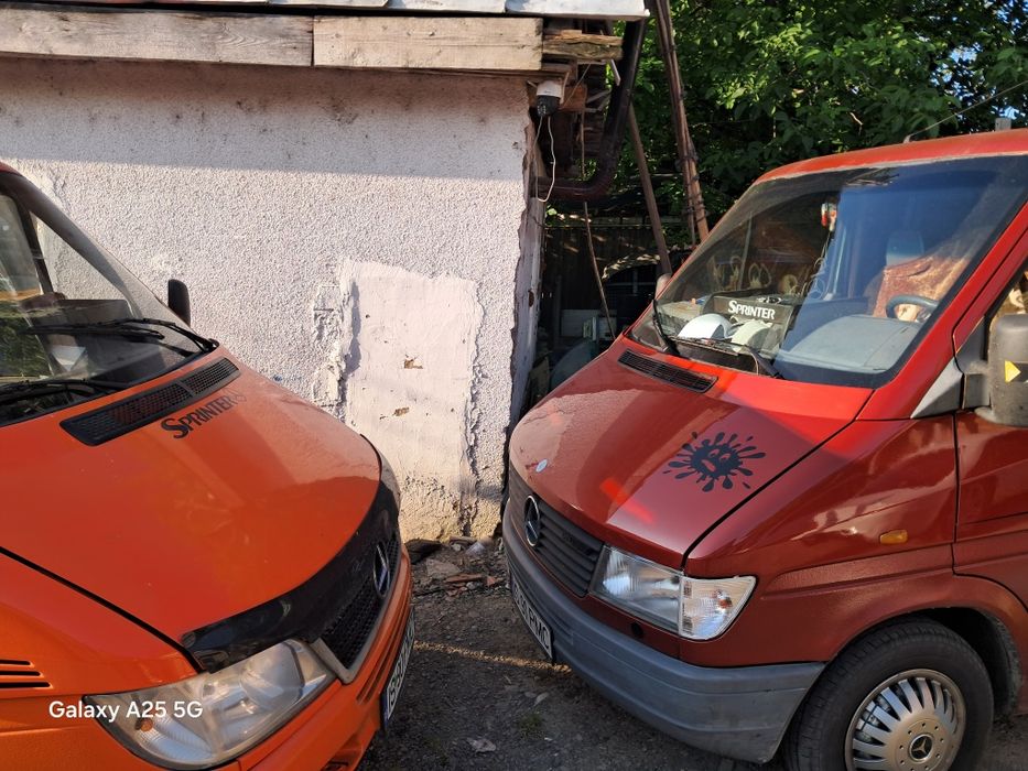 Vând  sprinter 208d