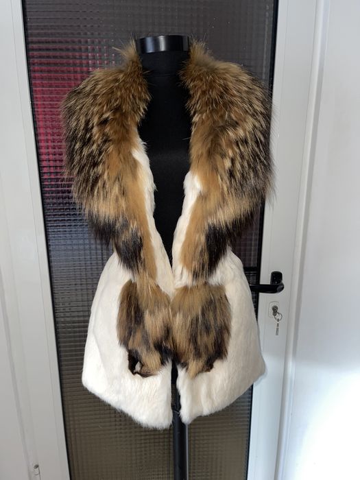 Vesta din blana naturala de iepure cu guler lung de vulpe