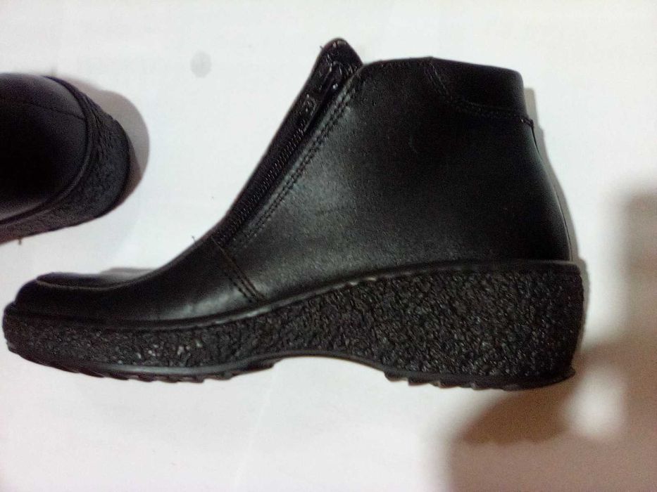 Шити и лепени кожени зимни обувки