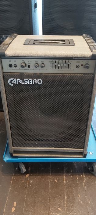 Vând combo de bas Carlsbro