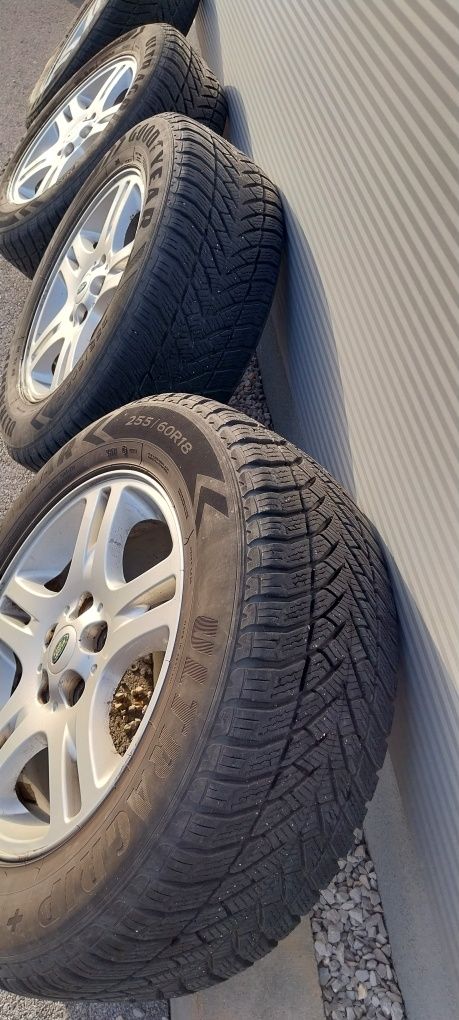 Зимни гуми с джанти 18" за Land Rover Discovery 3