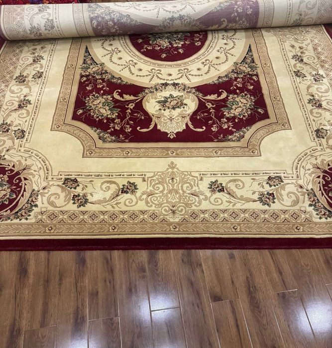 Ковер "Хукмдор" в отличном состоянии. Размер 250 х 350