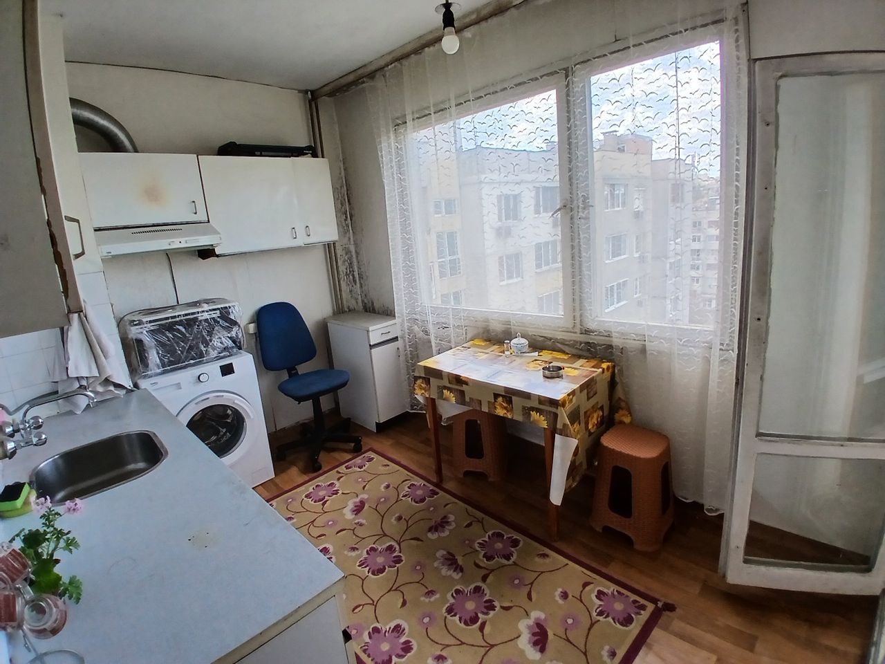 Дава се под наем Едностаен апартамент в София, Карпузица - 50 кв.м за 306 € - Снимка #3