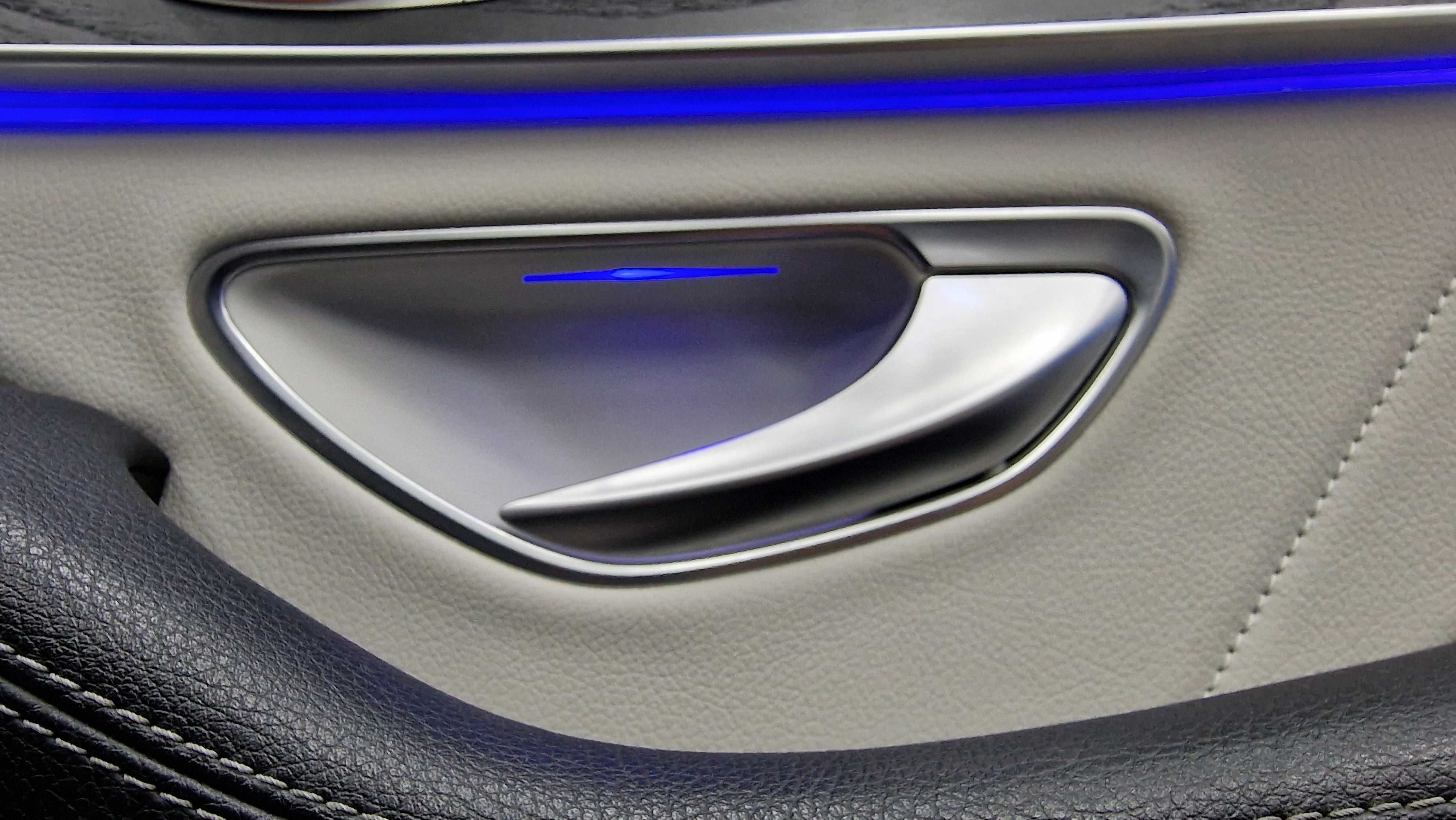 Iluminare ambientala Mercedes - lumini acrilice ambientale