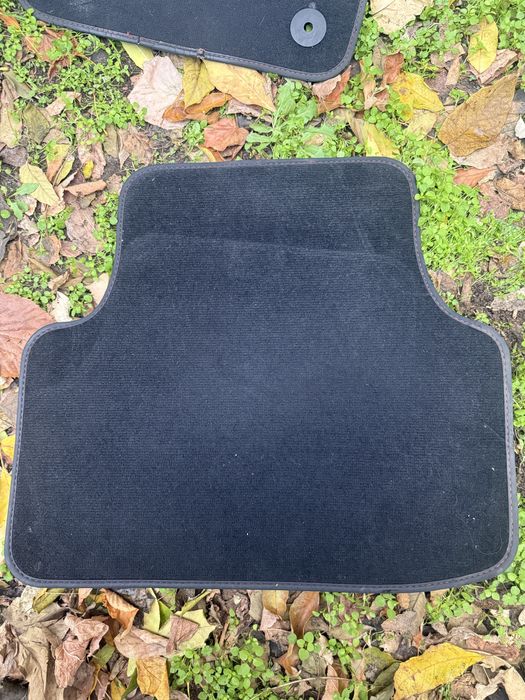 Оригинални мокетни стелки за Skoda Octavia 3