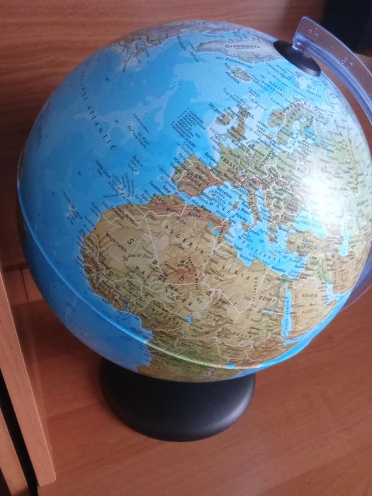 Glob pământesc interactiv