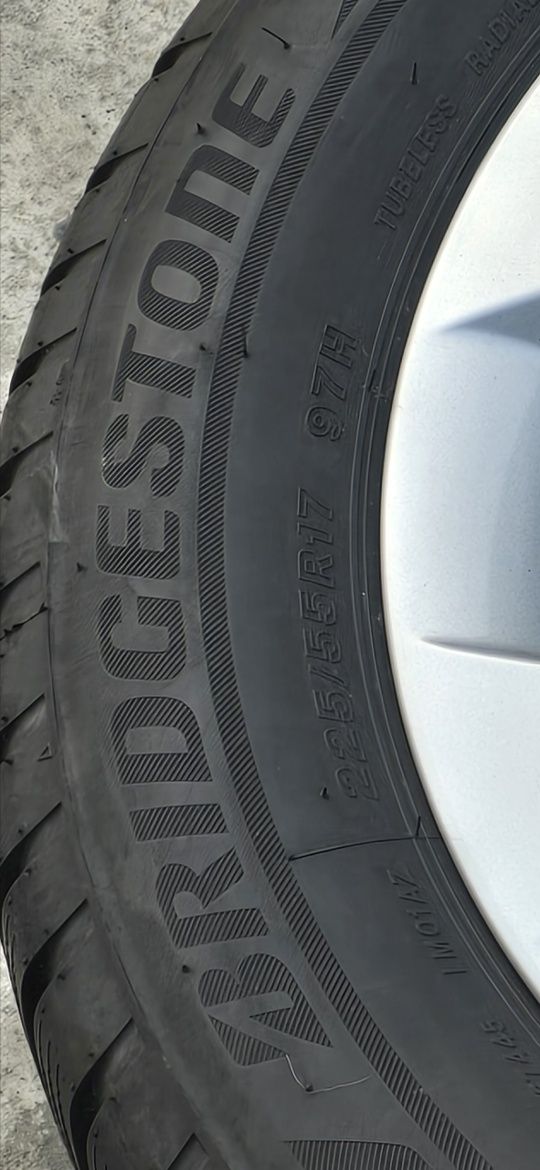4 Броя 225/55/17 Bridgestone 2x8mm 2x6mm RunFlat