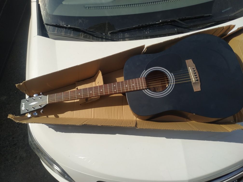 Gitara AD810 rangi qora