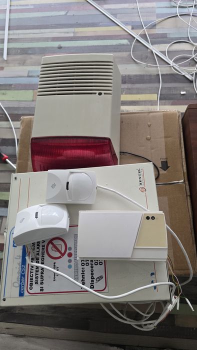 Vand sistem de alarmă cu gps sim pt cartela si 2 senzori de miscare