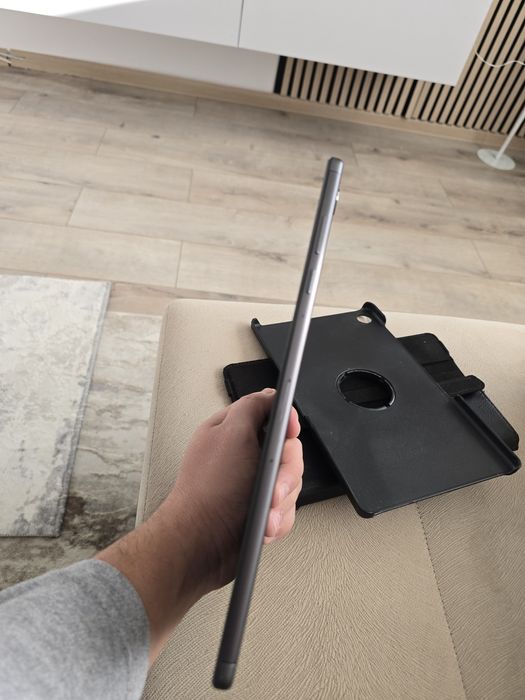 Tableta lenovo M10 4GB RAM - 64GB

garantie EMAG 29.12.2025