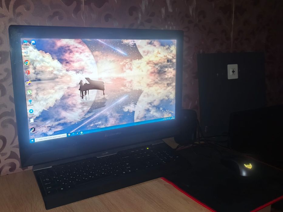 Продаю Моноблок все работает.
