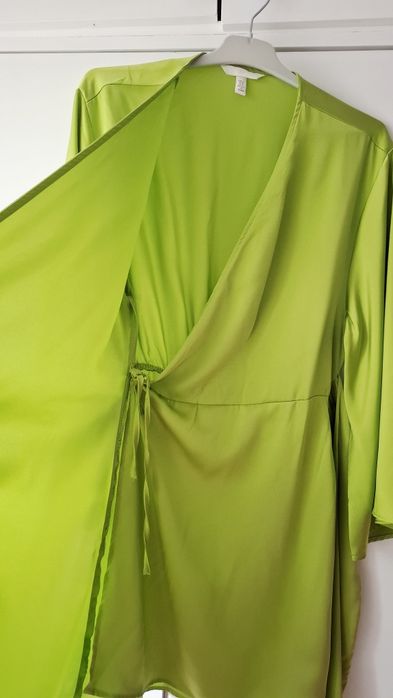 Rochie  petrecuta H&M