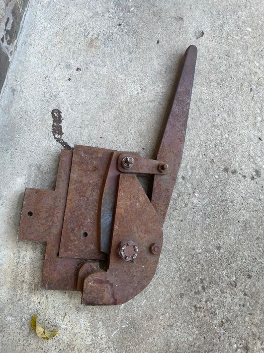 Foarfeca debitat tabla profesionala cu parghie fier . Ghilotina tăiat