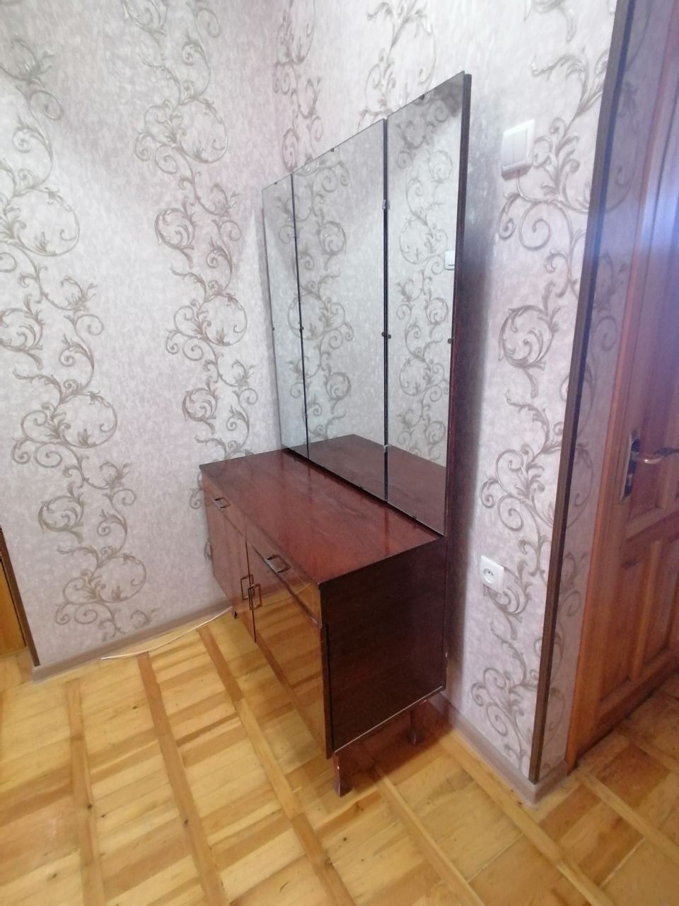 Звонить по указанному номеру торг уместен. В хорошем состоян смот фото