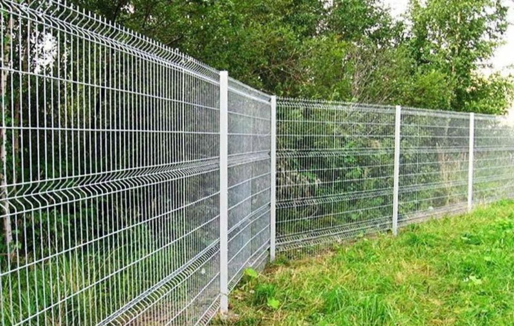 Construim garduri și porți la comanda clientului