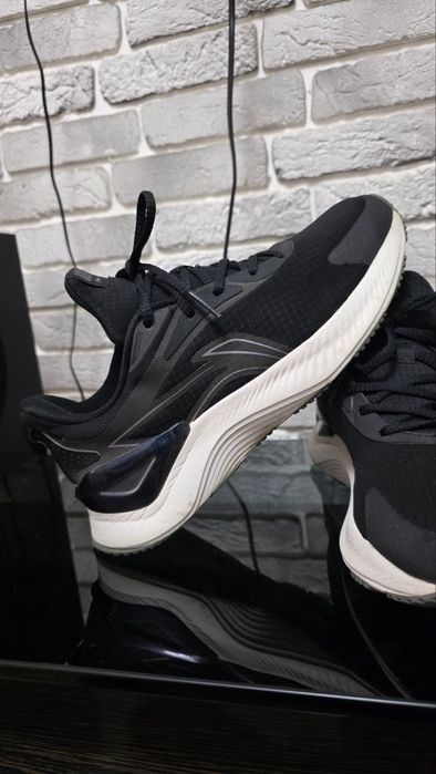 Оригинальные кроссы Li-ning