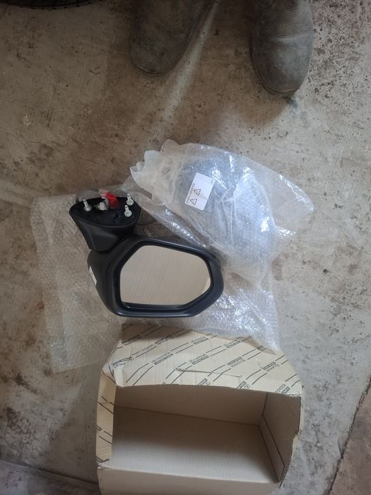 Зеркало камри 75 оригинал новый в сборке