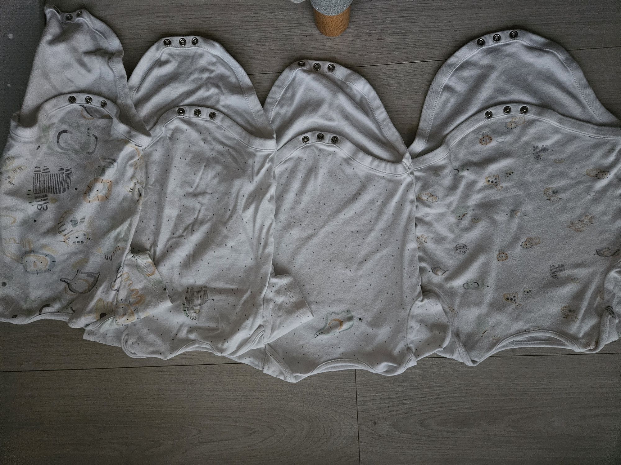 Vand pachet haine bebe - 12 body-uri bebe 9-12 luni, de la Next, bunba