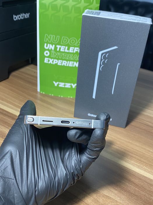 Samsung Galaxy s25 ultra • 512 GB • Titanium Black