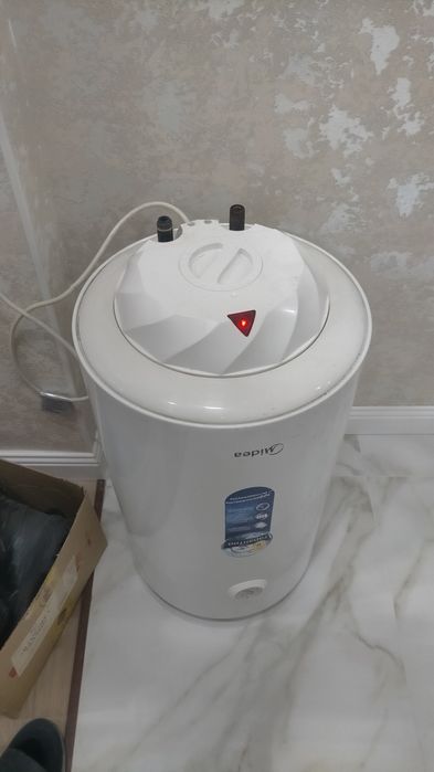 Продается аристон на запчас  работает