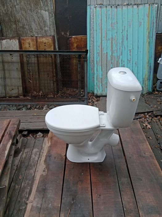 Унитаз новый,целый