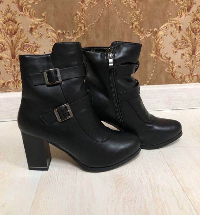 Айоллар этиги каблукда