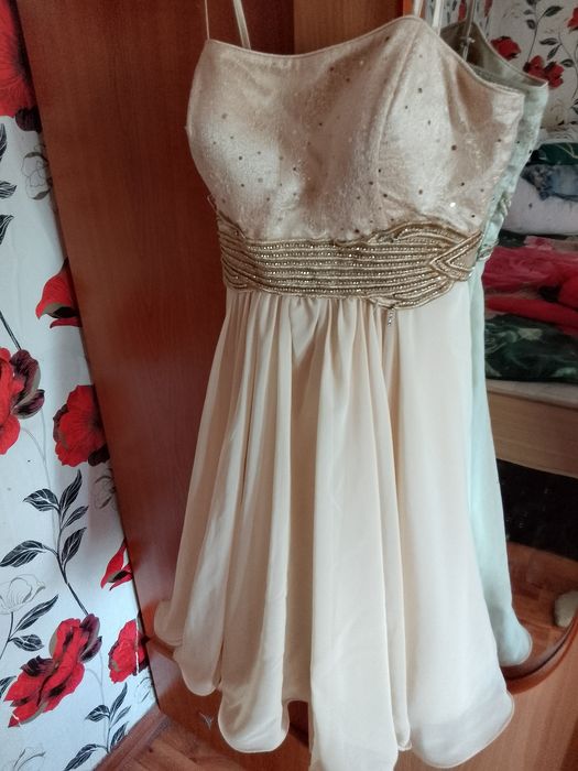 Vând 7 rochițe purtate o singura data