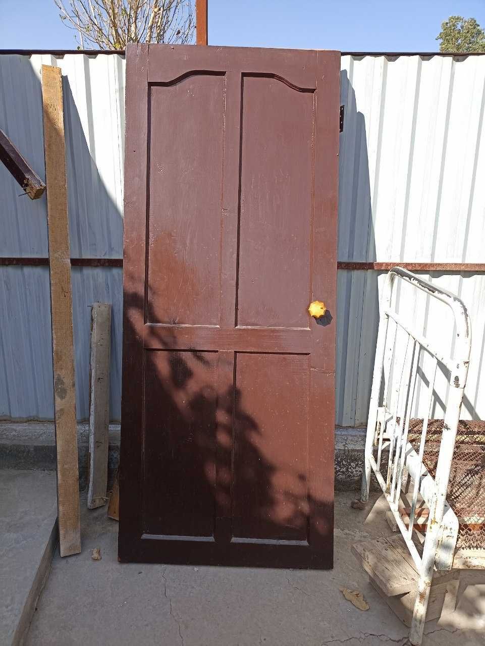 Есик сатылады, жагдайы жаксы, 1 шт. 250 мын, 3 шт бар, келисимли,
