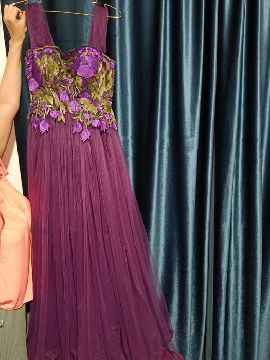 Вечернее платье Длинное пышное! одето 1 раз на свадьбу!!!