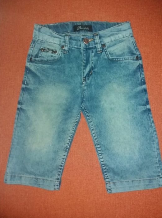 Pantaloni scurți de blugi pt. băieți de 8 ani