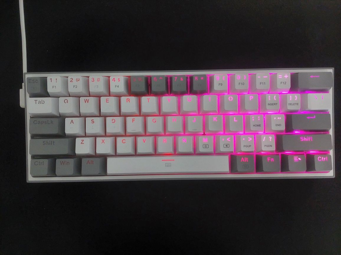 Продам механическую клавиатуру Redragon fizz k617