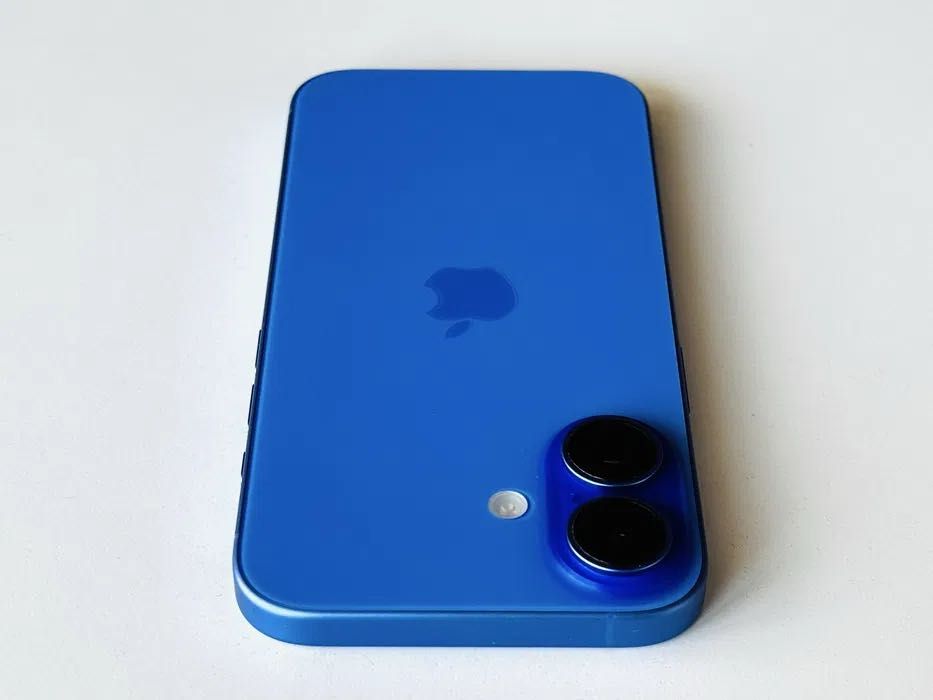Iphone 16 128GB Ultramarine Отличен! Гаранция 6 месеца