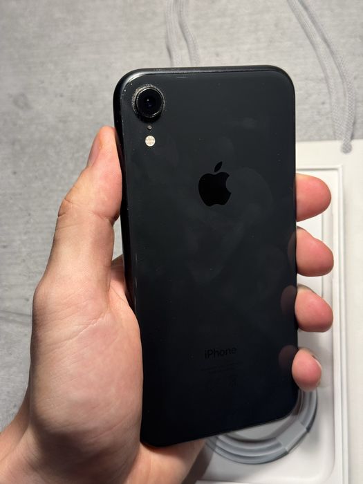 iPhone XR 64GB - неразличим от нов