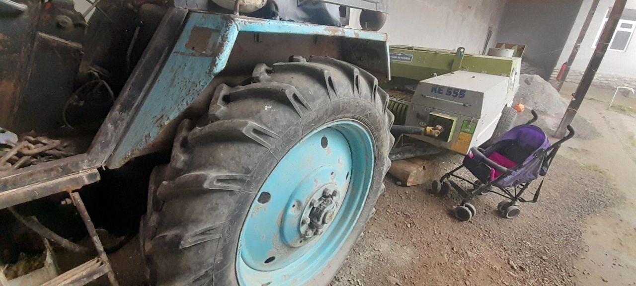 Traktor srochniy sotiladi