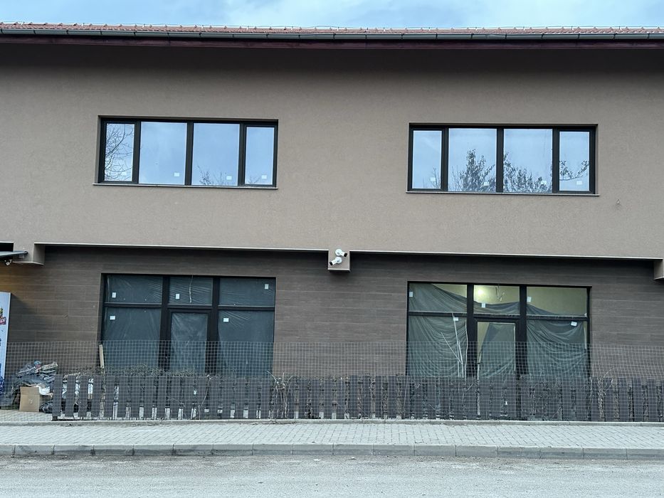 Дава се под наем Магазин в с. Лозен, Област София-град - 30 кв.м за 408 € - Снимка #1