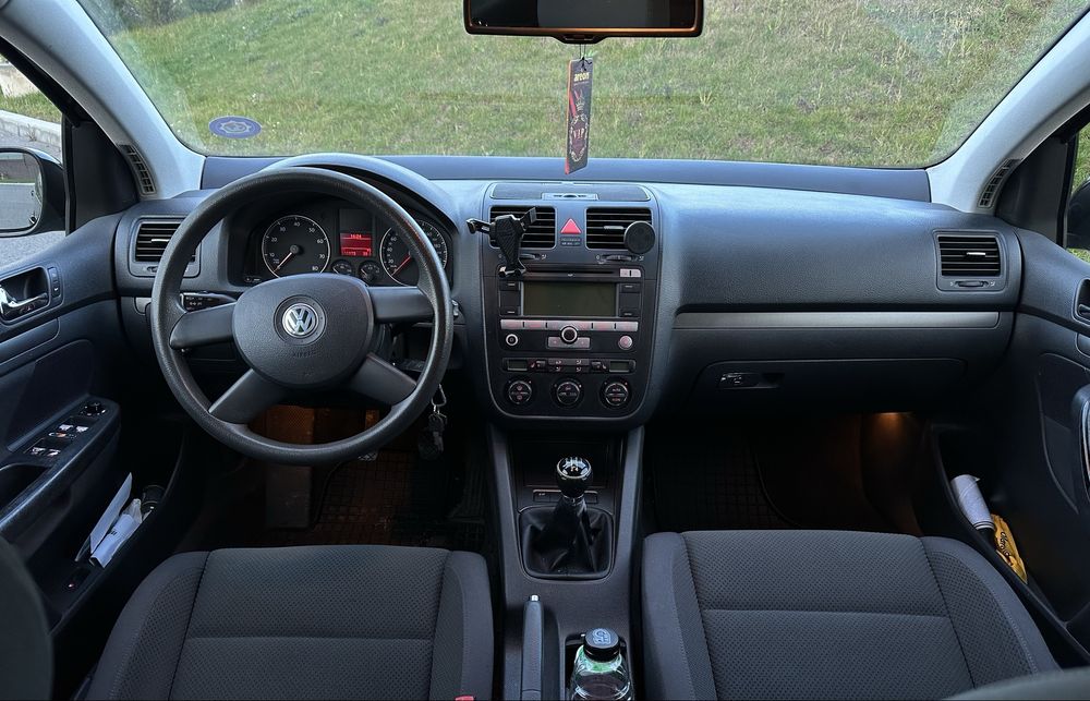 Volkswagen Golf 5 1.6MPi Benzina PROPRIETAR