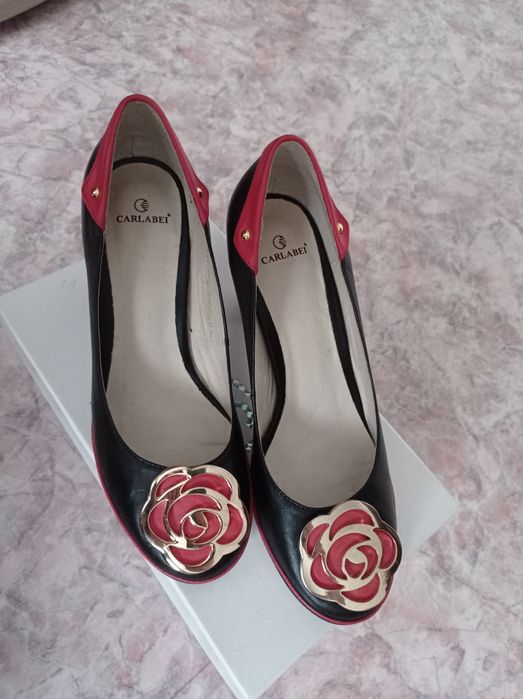 Продам новые туфли