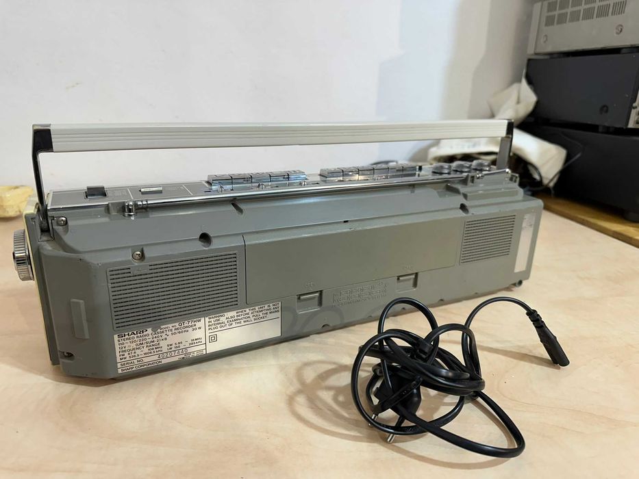radio cas sharp qt-77hw
