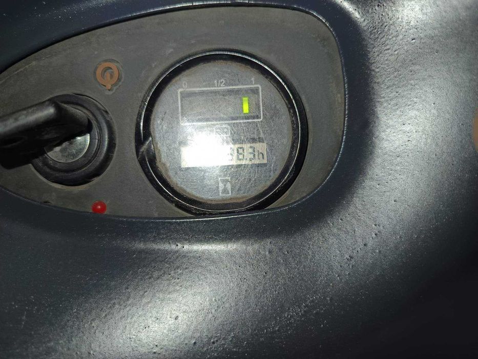 Електрическа палетна количка-стакер LINDE L14